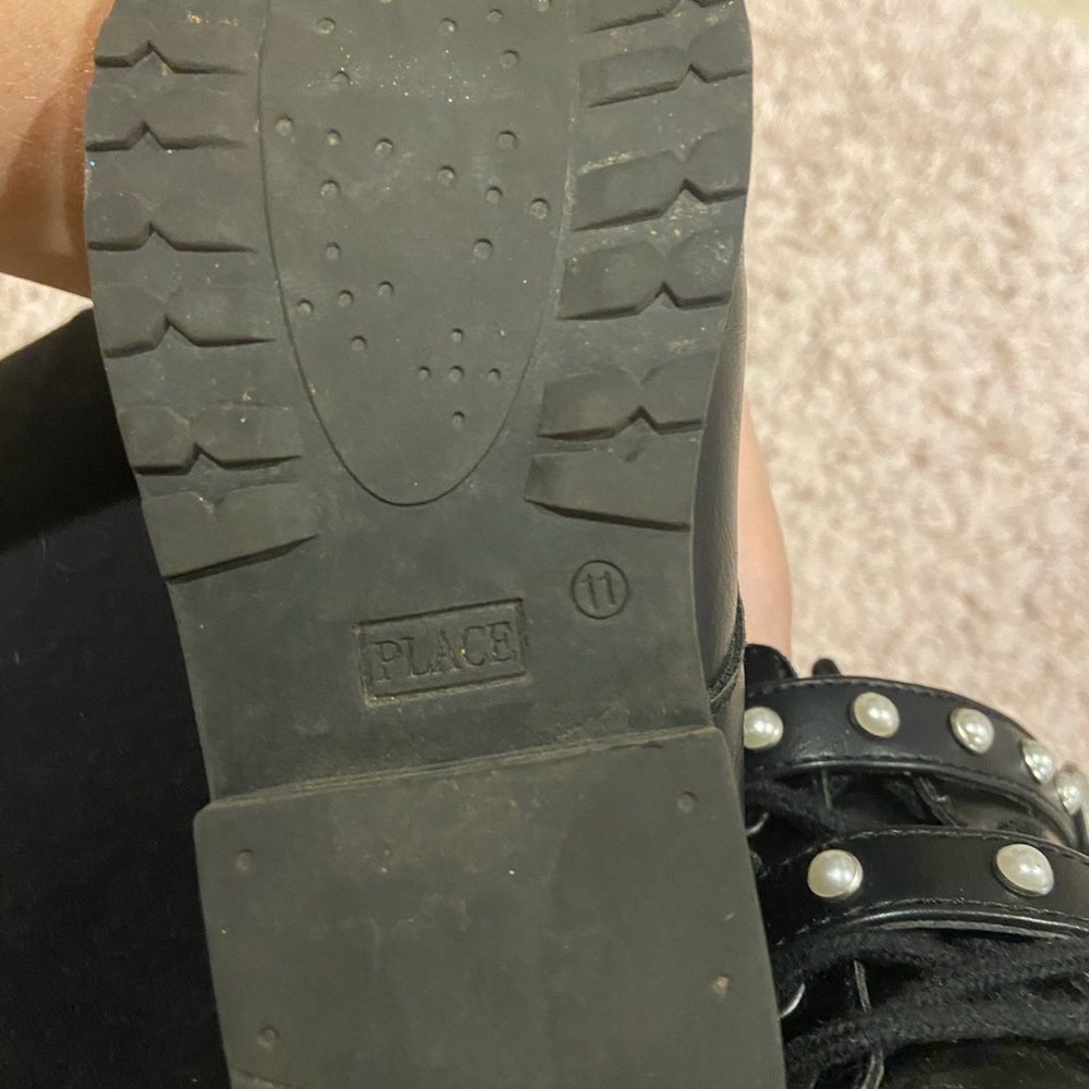 Black boot - Picture 3 of 3
